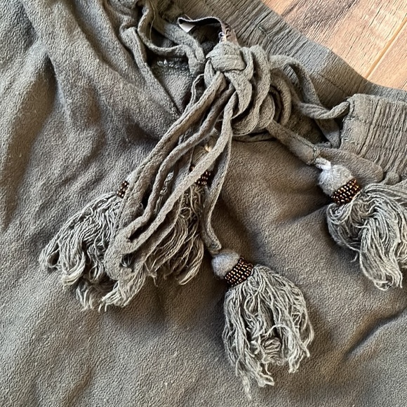 Army Green Floral Embroidered Off the Shoulder Top - Picture 3 of 10